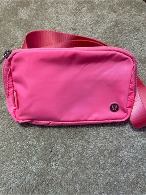 Lululemon Everywhere Belt Bag 1L Sakura Pink